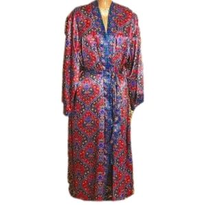 Vintage robe with shoulder pads